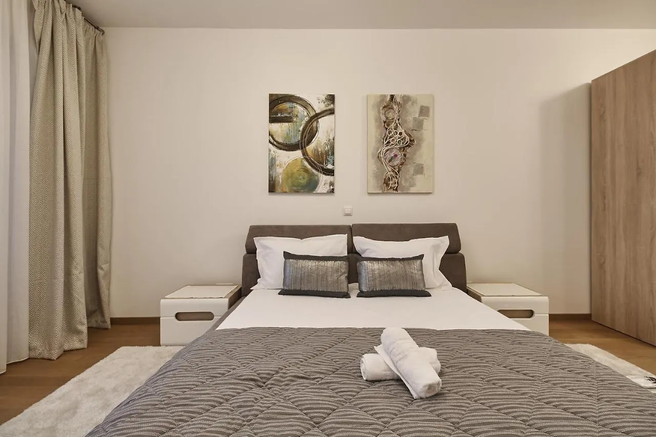 Platinum Rooms District 1 & 2 Bucharest Aparthotel