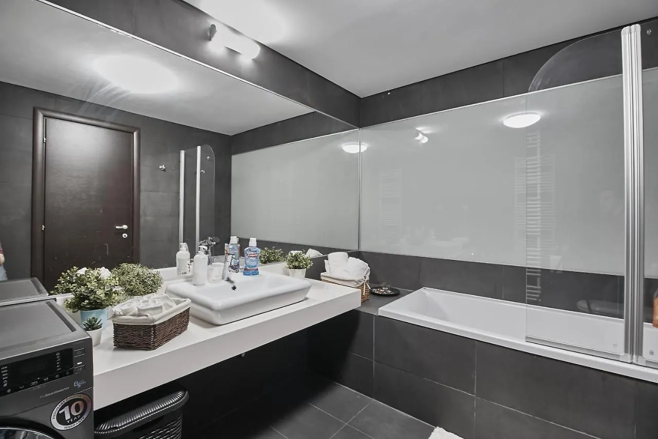 Platinum Rooms District 1 & 2 Bucharest 3*,  Romania