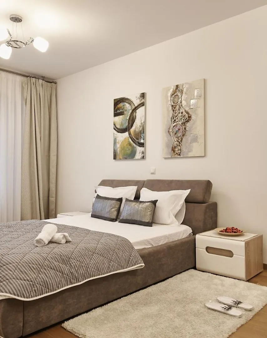 Aparthotel Platinum Rooms District 1 & 2 Bucharest
